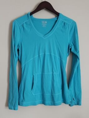 Mountain Hardwear Women’s Long Sleeve V-Neck Pullover Top - Turquoise